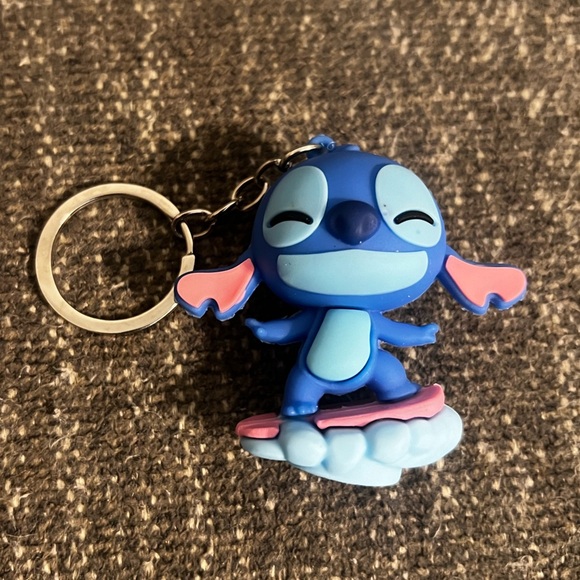 Stitch Surfing 2.5” Keychain - Picture 1 of 5